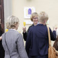 Der Kirchenvorstand erhebt mit den Gästen das Glas auf die Kirche